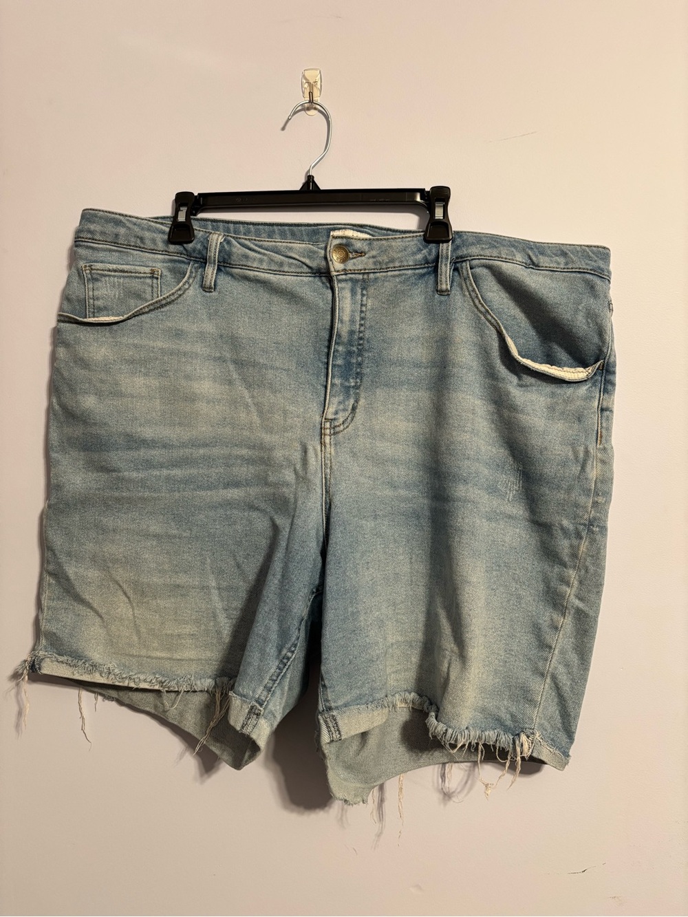 Ava & viv size 24w Light Wash Denim Women’s Cutoff Shorts